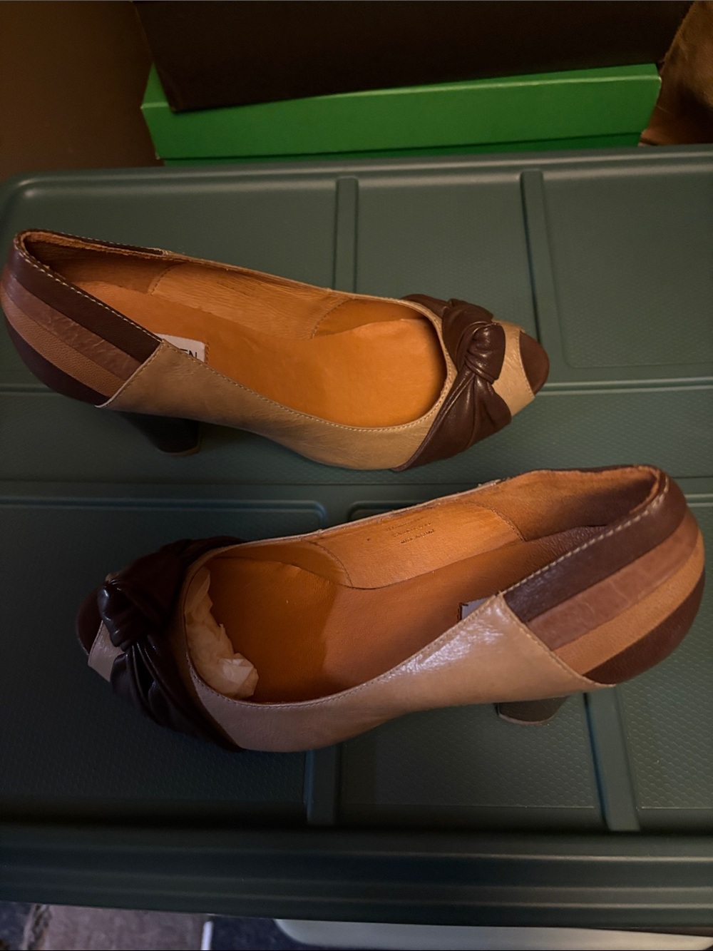 Steve Madden Two-Tone Brown & Tan Knotted Pumps